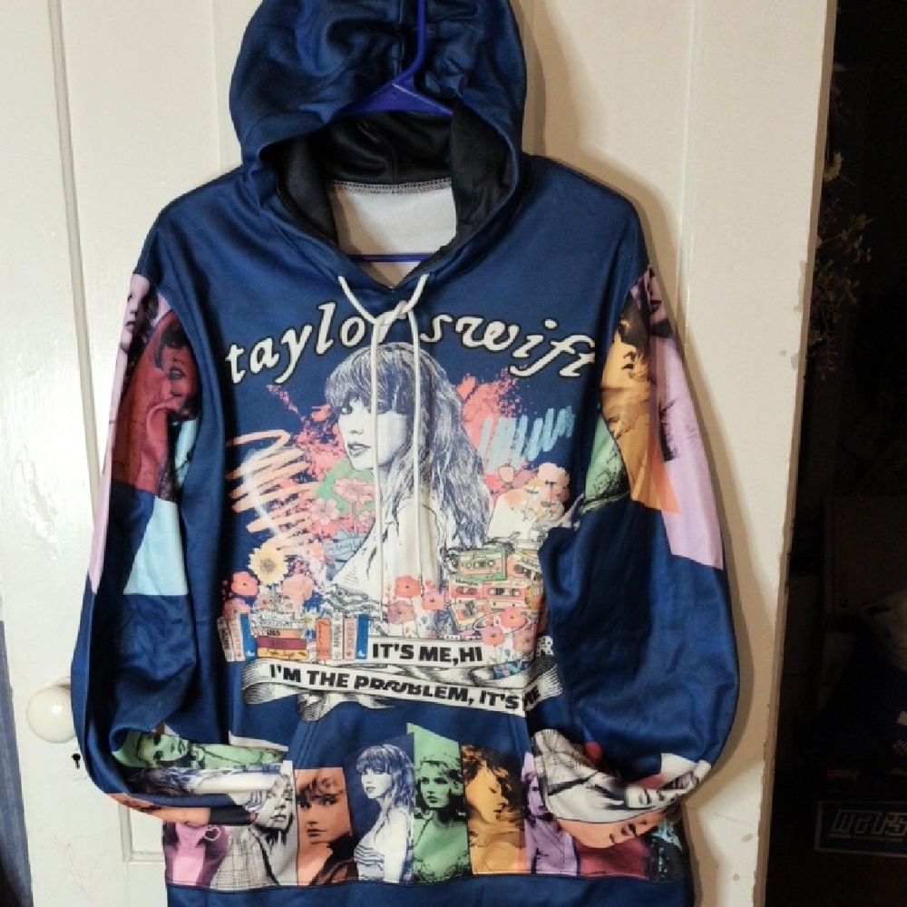 Taylor Swift Blue Woman's Long Sleeve Size Medium Hoodie